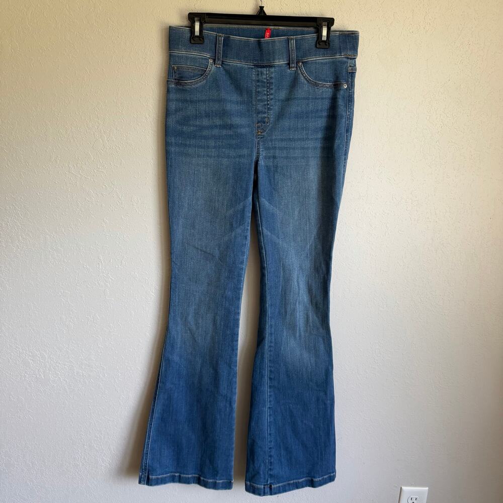 Spanx Mid Wash Blue Denim Flare Leg Pull On Jeans Womens M Stretch Everyday